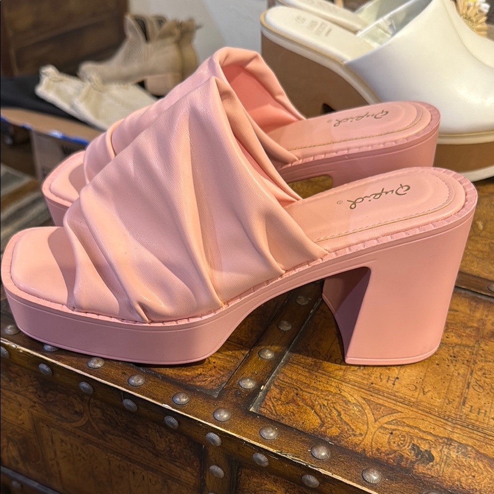 Chic Pink Platform Sandals